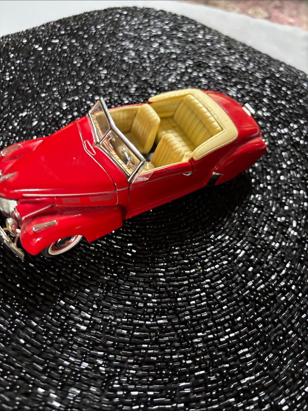 1940 Cadillac convertible, diecast car